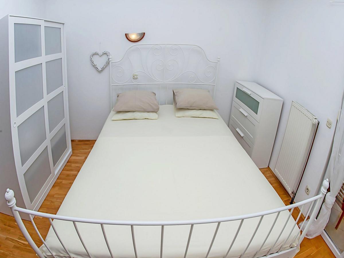Apartments Damir Kastel Stafilic Luaran gambar